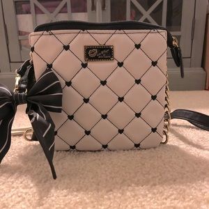 ✨Betsey Johnson mini crossbody purse